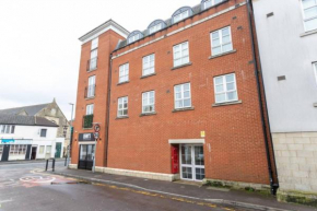4 Bradford Old Town Swindon, 2 Bedroom, Sleeps 5, Free Secure Parking, Wifi, Long Stay Disc